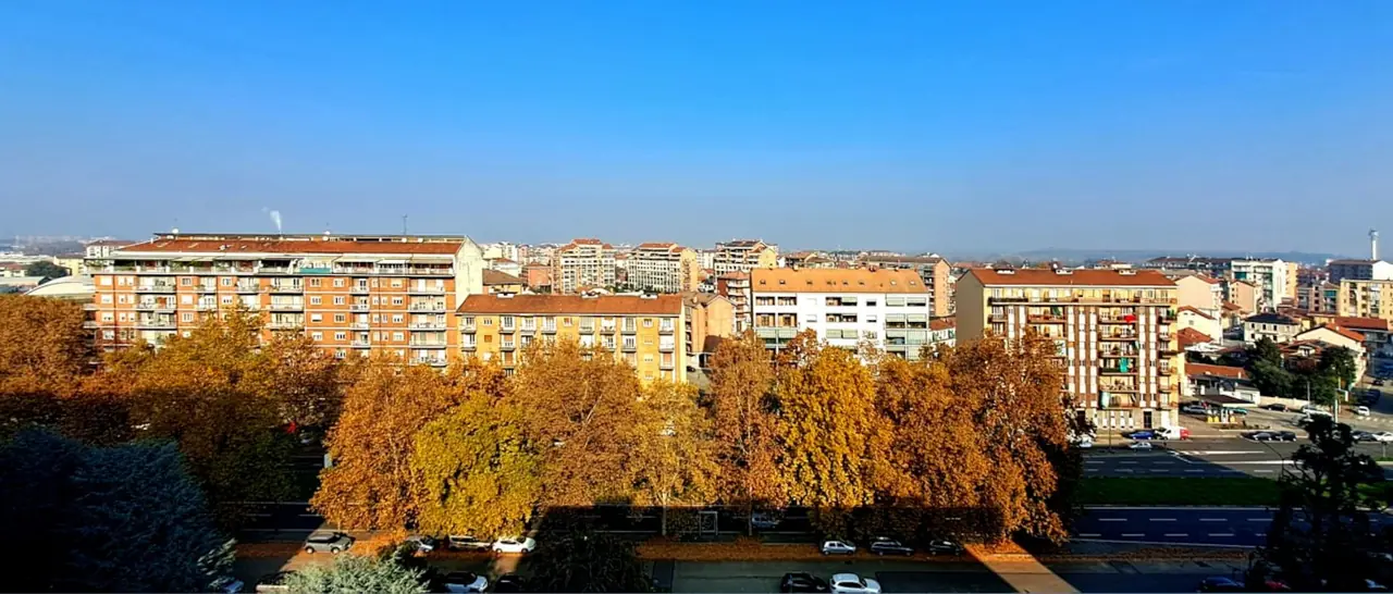 Attico panoramico al 10° piano con balcone perimetrale – Torino · Lucento