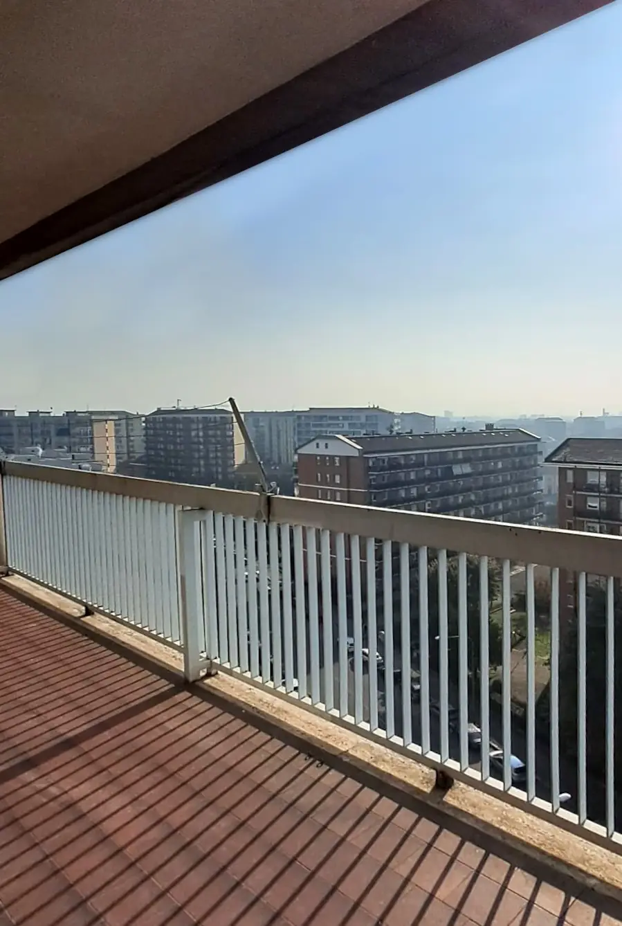 Attico panoramico al 10° piano con balcone perimetrale – Terrazzo