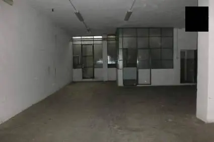 Magazzino di 80 m² con bagno e area di carico – Torino · Lingotto