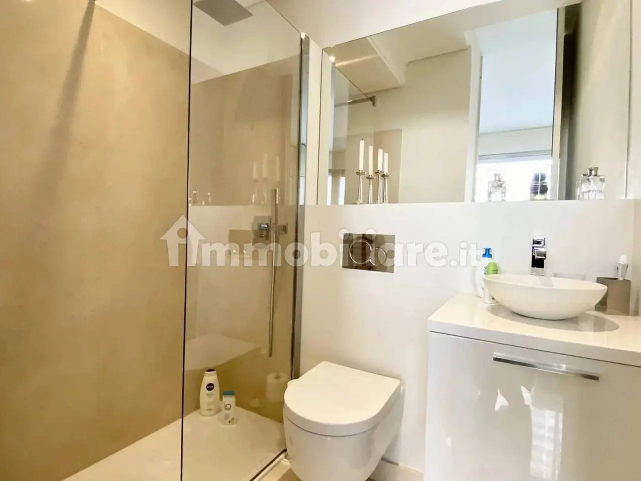 Pied-à-terre ristrutturato con terrazza, residenza Château d'Azur – Bagno