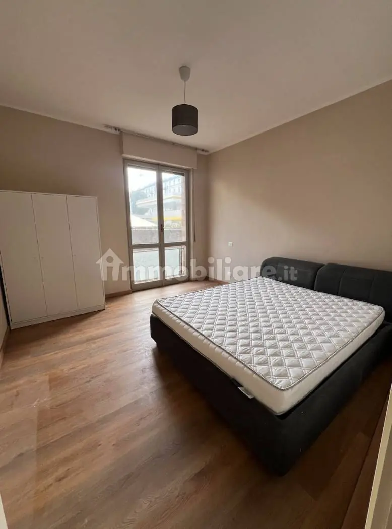 Quadrilocale ristrutturato con box auto e cantina – Camera da letto
