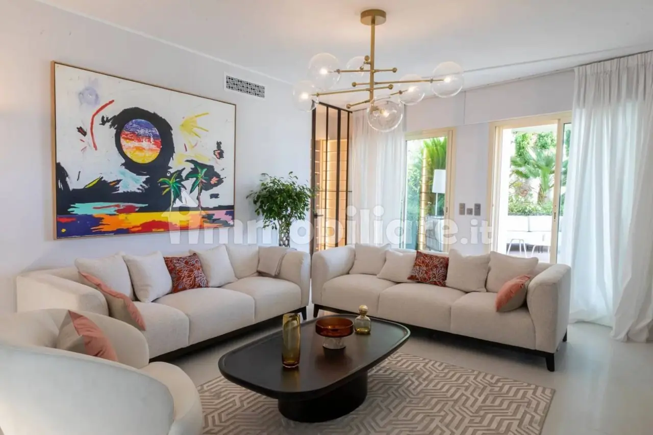 Residenza di prestigio con terrazza di 95 m² e giardino privato – Salone