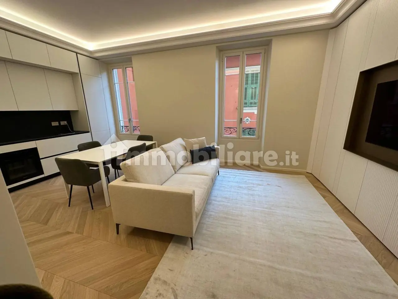 Trilocale ristrutturato e arredato nel Principato di Monaco – Monaco · La Rousse – Saint-Roman